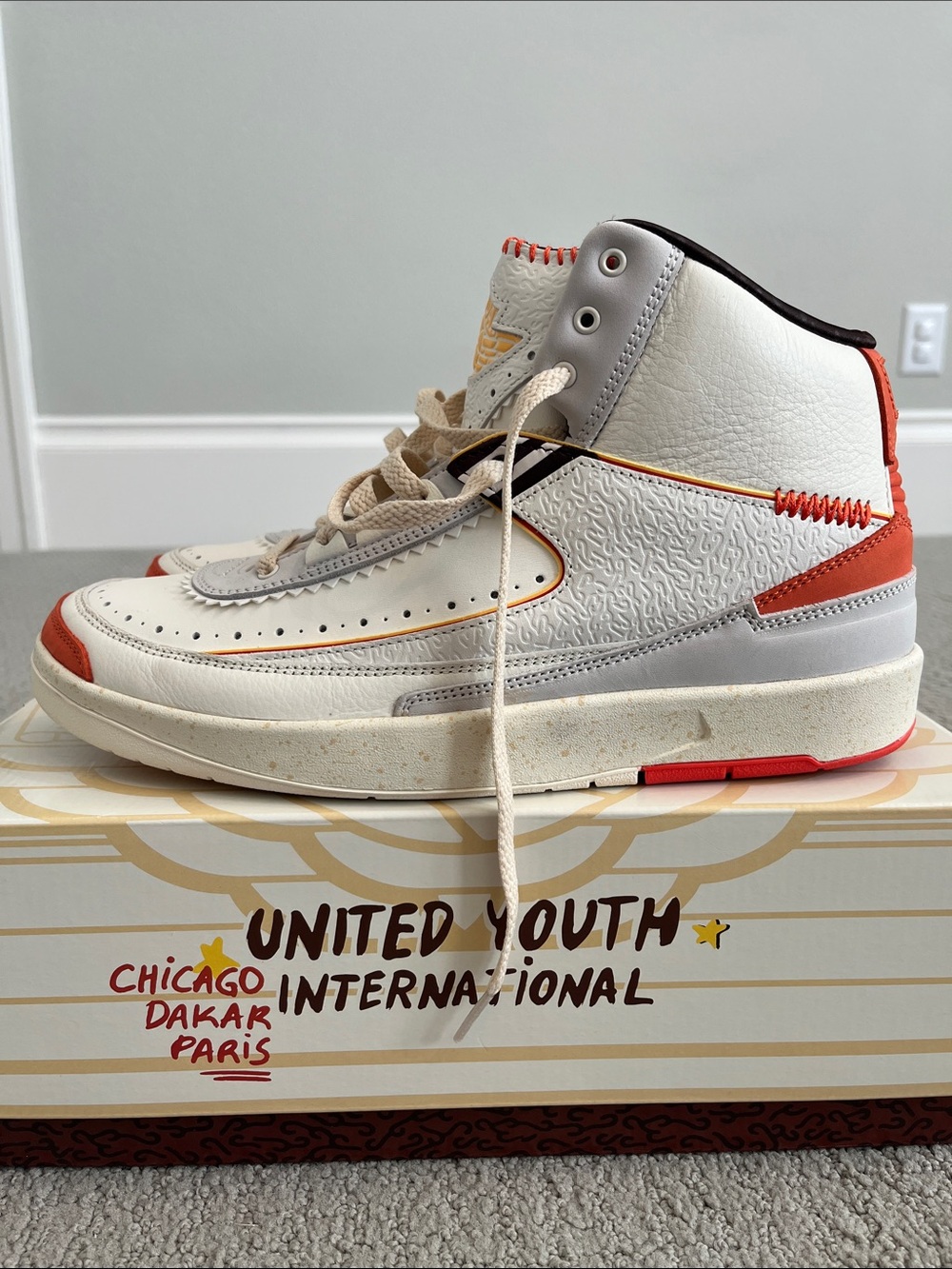 Men’s Jordan 2 Retro Maison Chateau Rouge High Tops - Picture 2 of 10
